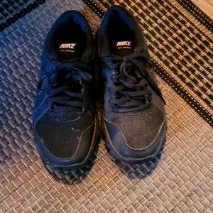 NIKE girls sneaker, lightly worn